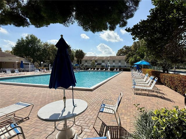 110 Gardens Dr 203, Pompano Beach, FL 33069