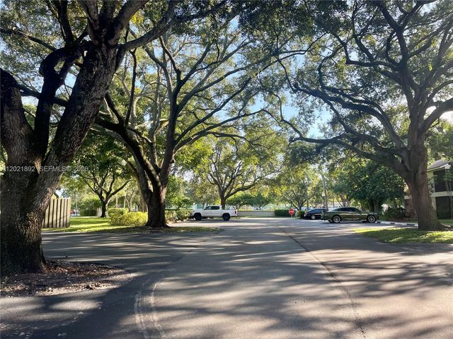 110 Gardens Dr 203, Pompano Beach, FL 33069