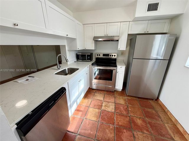 110 Gardens Dr 203, Pompano Beach, FL 33069