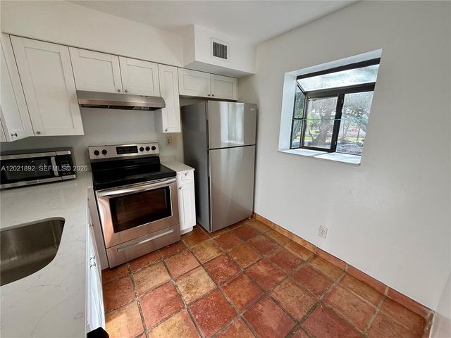 110 Gardens Dr 203, Pompano Beach, FL 33069