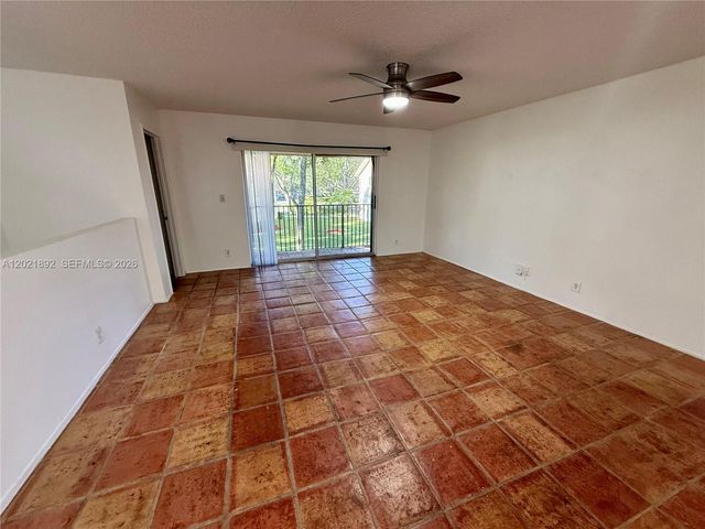110 Gardens Dr 203, Pompano Beach, FL 33069