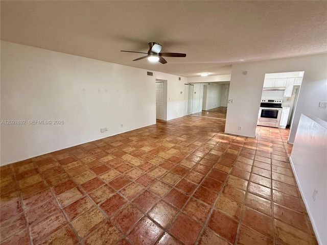 110 Gardens Dr 203, Pompano Beach, FL 33069