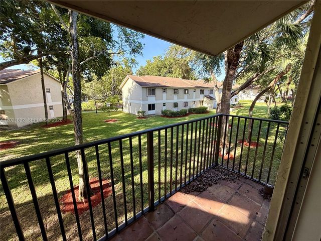110 Gardens Dr 203, Pompano Beach, FL 33069