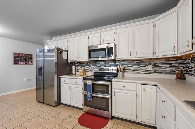 1011 W Green Acres Place, Rogers, AR 72758