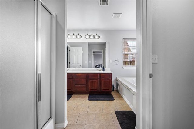 1011 W Green Acres Place, Rogers, AR 72758