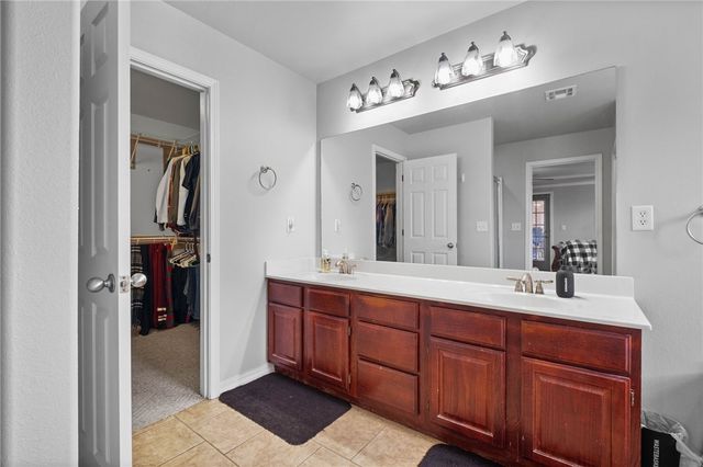 1011 W Green Acres Place, Rogers, AR 72758