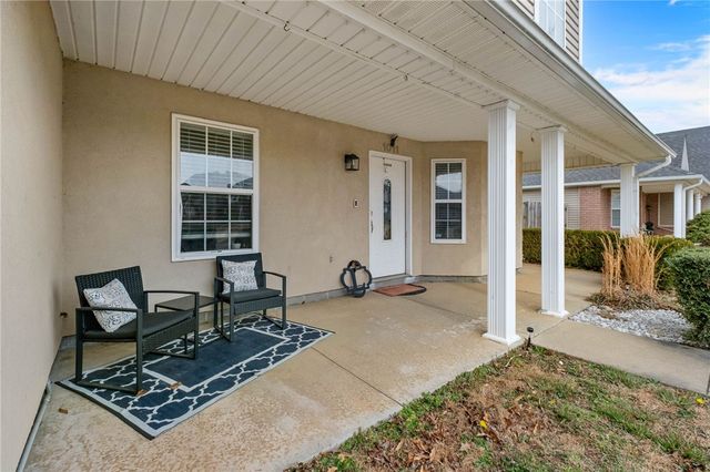 1011 W Green Acres Place, Rogers, AR 72758