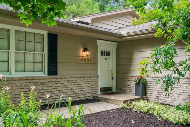 15401 Willowood Drive, Minnetonka, MN 55345
