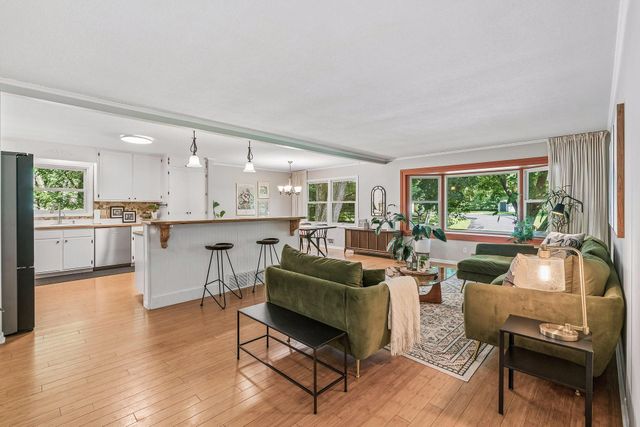 15401 Willowood Drive, Minnetonka, MN 55345