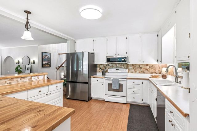 15401 Willowood Drive, Minnetonka, MN 55345