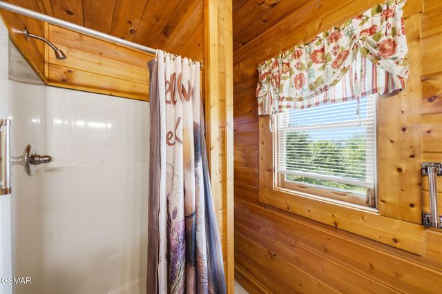 214 Moose Ridge Way, Pigeon Forge, TN 37863