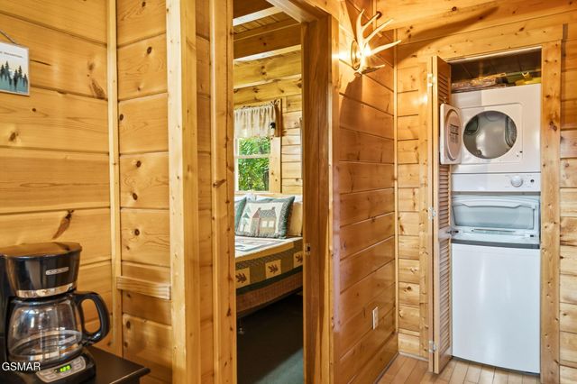 214 Moose Ridge Way, Pigeon Forge, TN 37863