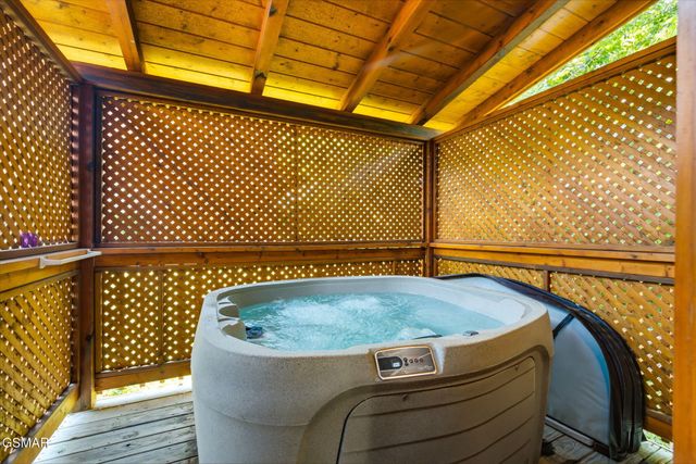 214 Moose Ridge Way, Pigeon Forge, TN 37863