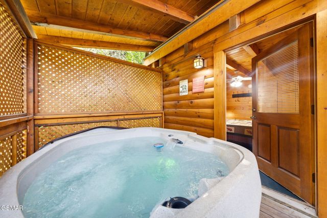 214 Moose Ridge Way, Pigeon Forge, TN 37863