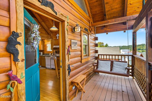 214 Moose Ridge Way, Pigeon Forge, TN 37863