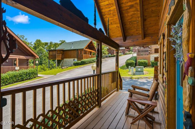 214 Moose Ridge Way, Pigeon Forge, TN 37863