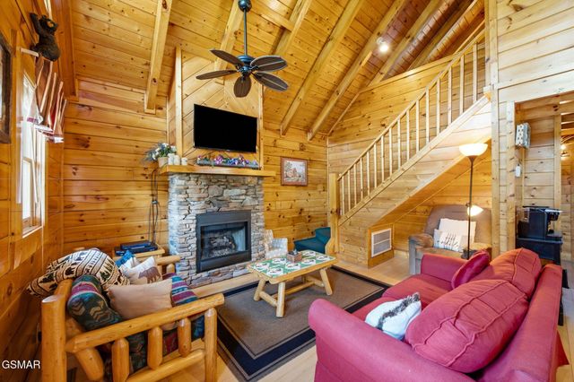 214 Moose Ridge Way, Pigeon Forge, TN 37863