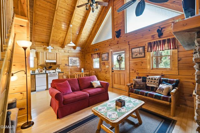 214 Moose Ridge Way, Pigeon Forge, TN 37863