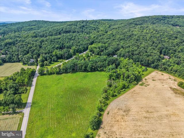 51 HIGH ROCK RD N, Hanover, PA 17331