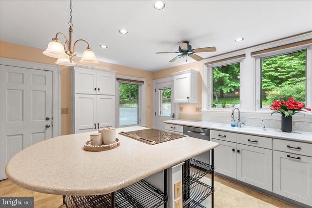 51 HIGH ROCK RD N, Hanover, PA 17331