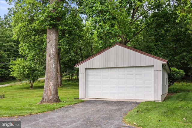 51 HIGH ROCK RD N, Hanover, PA 17331