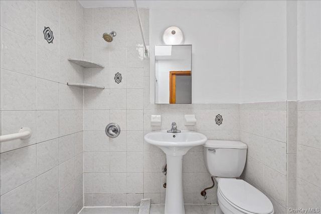 976 Sackett Avenue, Bronx, NY 10462