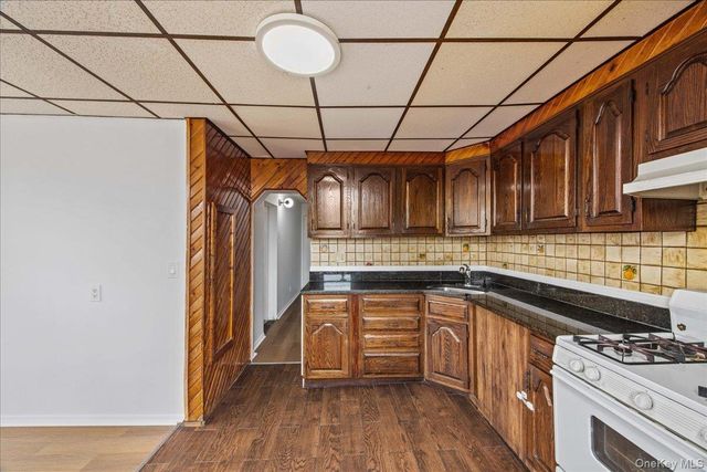 976 Sackett Avenue, Bronx, NY 10462