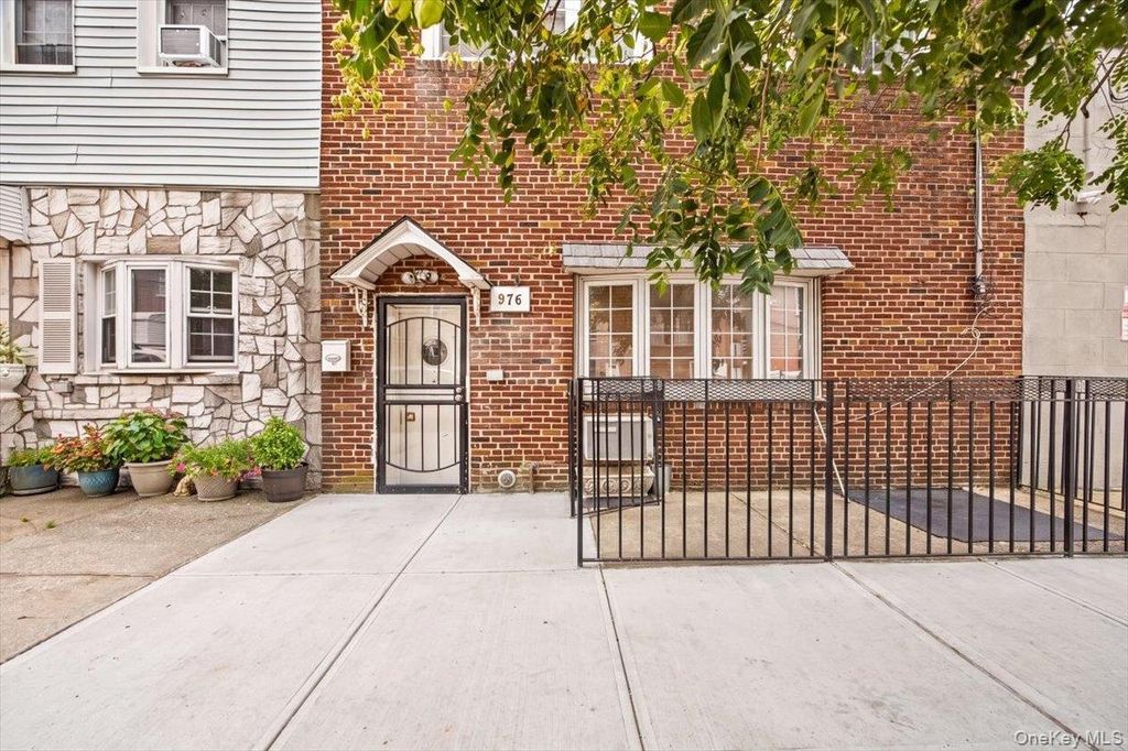 976 Sackett Avenue, Bronx, NY 10462 — photo 2