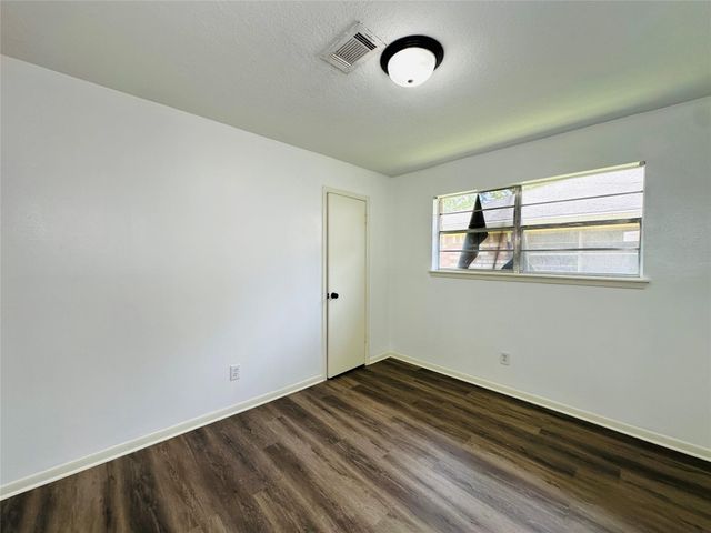 1011 Mccall Avenue, Conroe, TX 77301