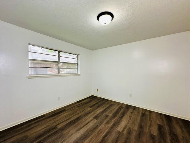 1011 Mccall Avenue, Conroe, TX 77301