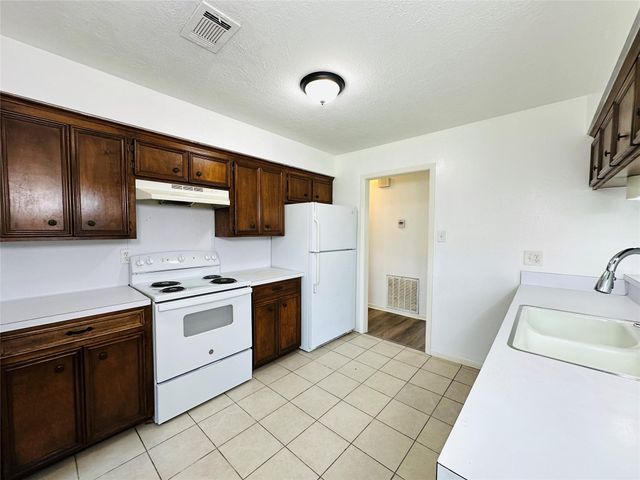 1011 Mccall Avenue, Conroe, TX 77301