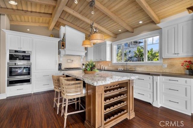 133 Upper Terrace Road, Avalon, CA 90704