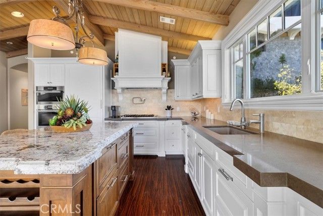 133 Upper Terrace Road, Avalon, CA 90704