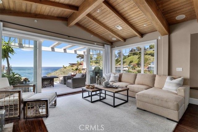 133 Upper Terrace Road, Avalon, CA 90704