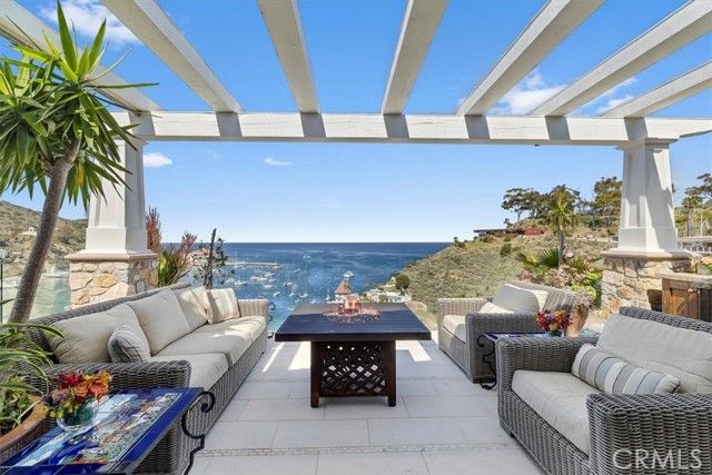 133 Upper Terrace Road, Avalon, CA 90704