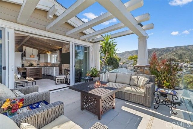 133 Upper Terrace Road, Avalon, CA 90704