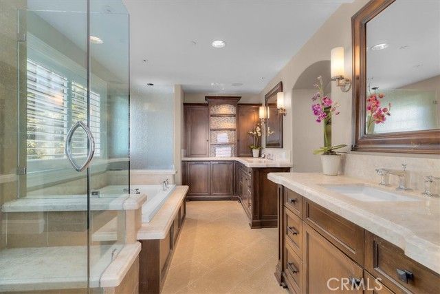 133 Upper Terrace Road, Avalon, CA 90704