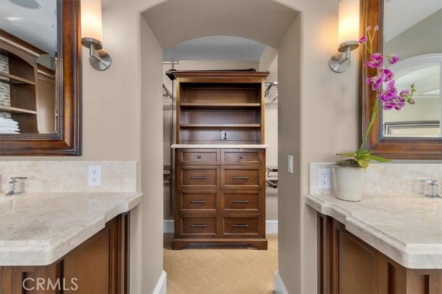 133 Upper Terrace Road, Avalon, CA 90704