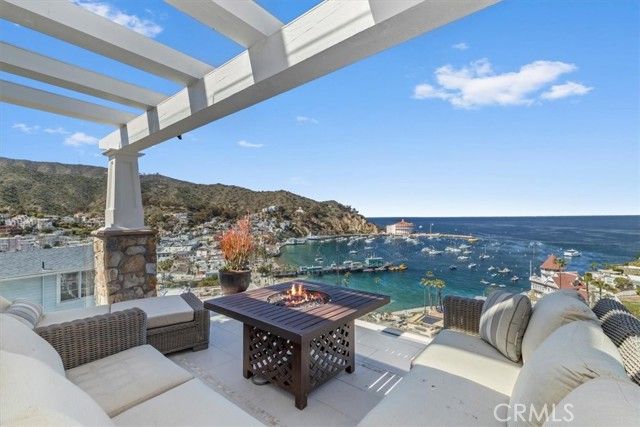 133 Upper Terrace Road, Avalon, CA 90704