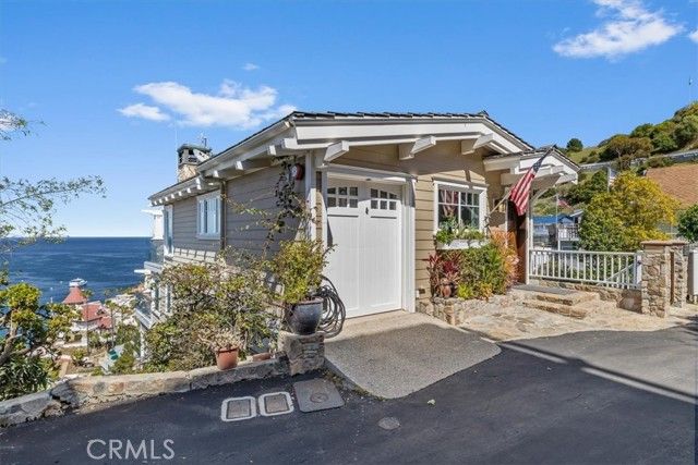 133 Upper Terrace Road, Avalon, CA 90704