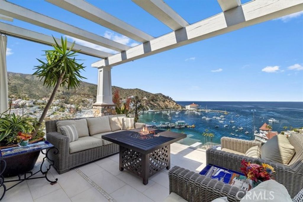 133 Upper Terrace Road, Avalon, CA 90704