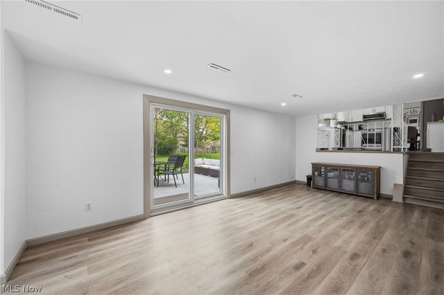 5609 Pinnacle Park Drive, Seven Hills, OH 44131