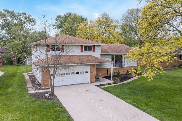 5609 Pinnacle Park Drive, Seven Hills, OH 44131