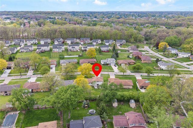 5609 Pinnacle Park Drive, Seven Hills, OH 44131