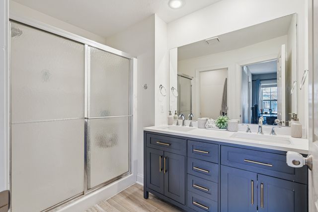 6737 Brookview Lane, Davenport, IA 52806