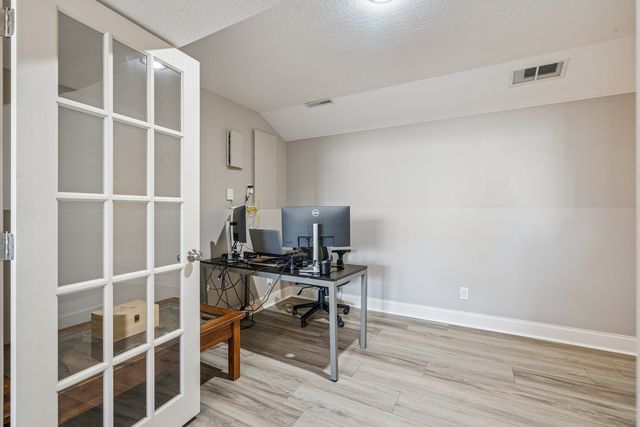 6737 Brookview Lane, Davenport, IA 52806