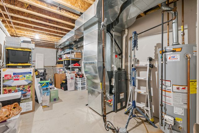 6737 Brookview Lane, Davenport, IA 52806