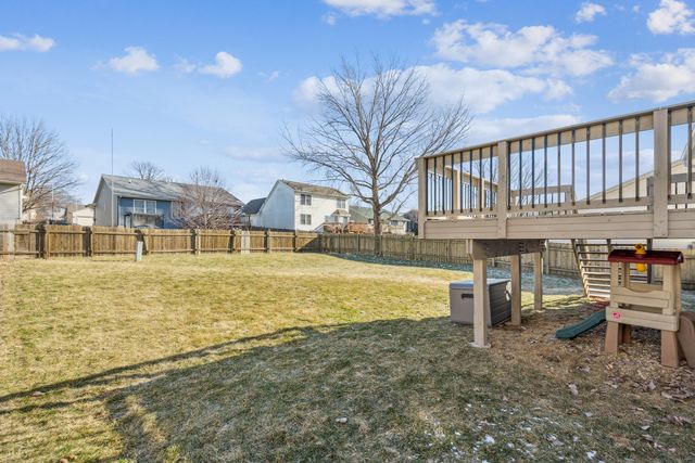 6737 Brookview Lane, Davenport, IA 52806