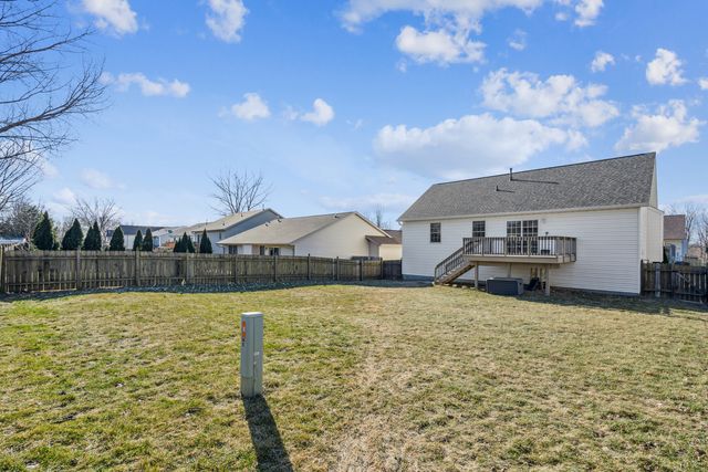 6737 Brookview Lane, Davenport, IA 52806