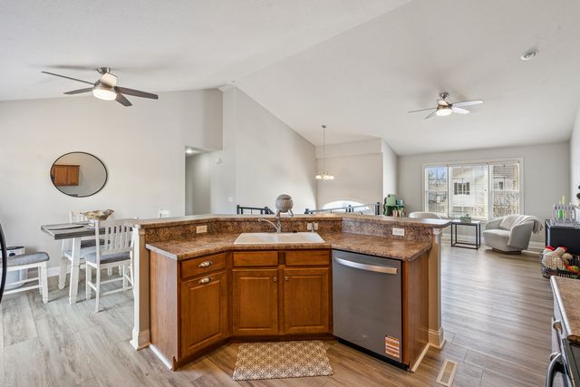 6737 Brookview Lane, Davenport, IA 52806